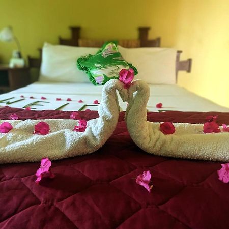 Sunset Lane Hotel Laborie Room photo