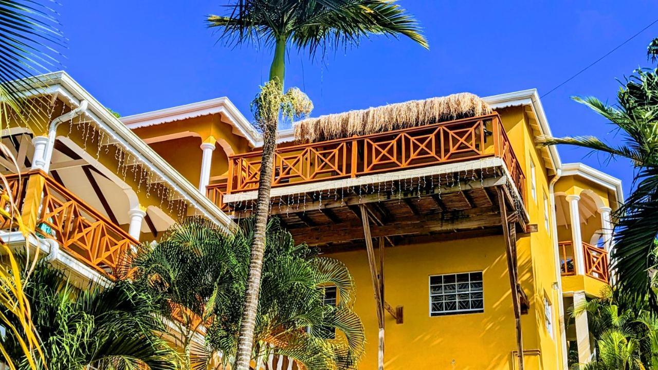Sunset Lane Hotel Laborie Exterior photo