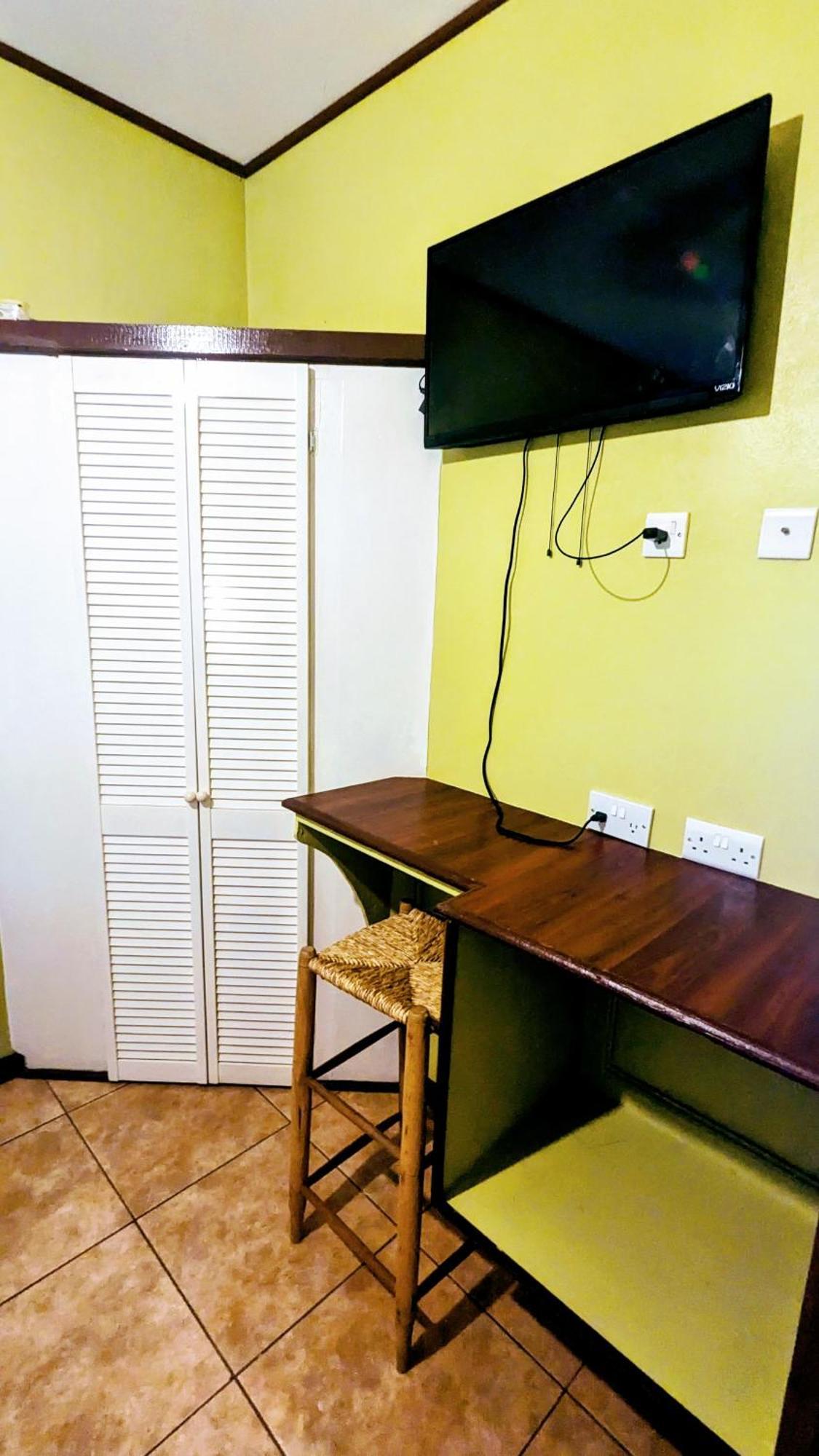 Sunset Lane Hotel Laborie Room photo